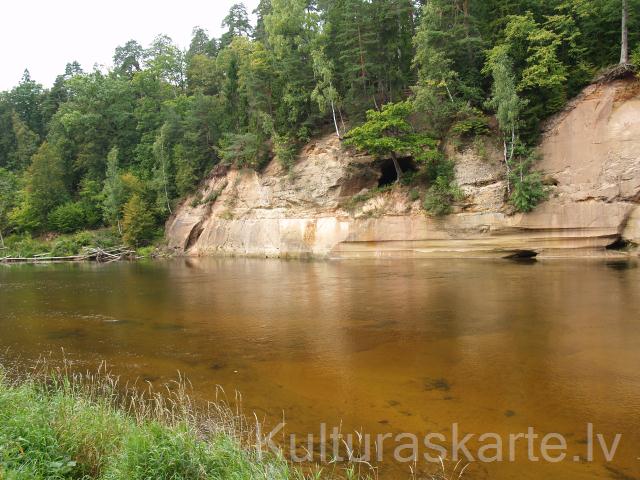 Krimuldas Velnala. Foto J. Urtāns